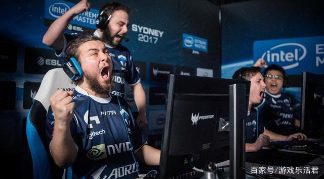 用三点对冲 用三点对冲